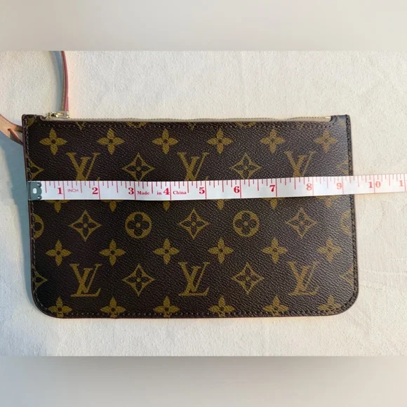Louis Vuitton Neverfull Monogram Brown Wristlet Like New - Picture 8 of 14